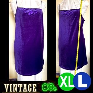 Large - XL Bright Grape Purple Crushed Velvet Embroidered Velour Vintage Chemise